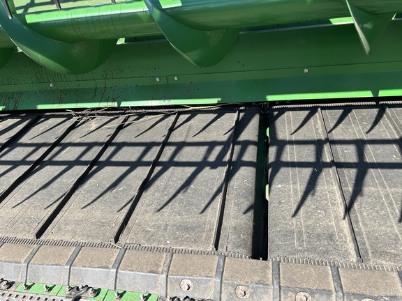 2022 John Deere RD40F Header Combine