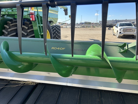 2022 John Deere RD40F Header Combine