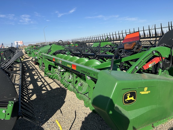 2022 John Deere RD40F Header Combine