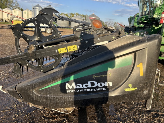 2017 MacDon FD75-45 Header Combine