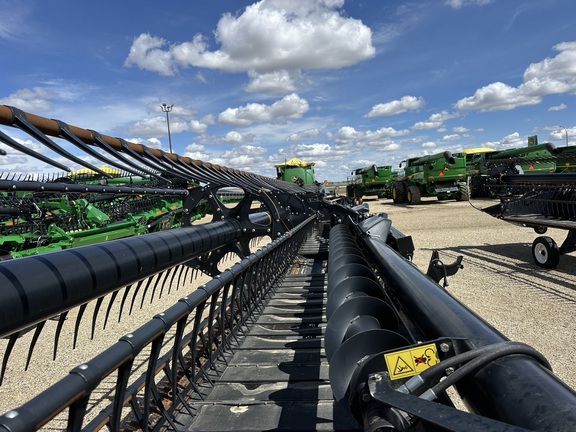 2017 MacDon FD75-45 Header Combine