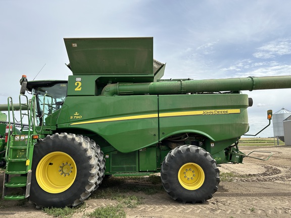 2018 John Deere S790 Combine