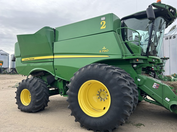 2018 John Deere S790 Combine