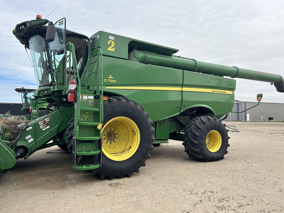 2018 John Deere S790 Combine