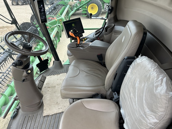 2018 John Deere S790 Combine