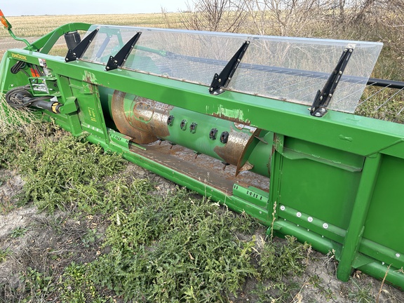 2018 John Deere 615P Header Combine