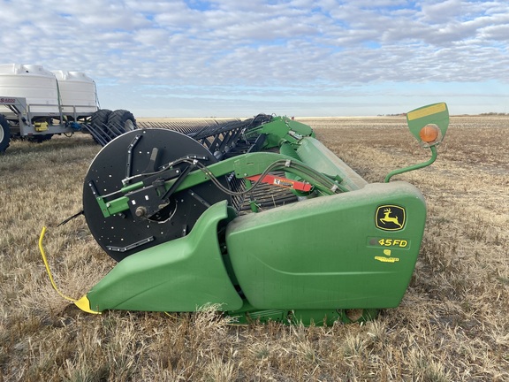 2018 John Deere 645FD Header Combine