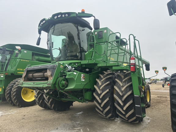 2015 John Deere S690 Combine