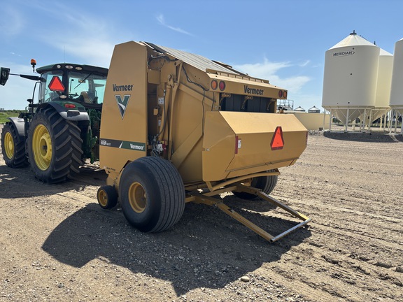 2015 Vermeer 605N Baler/Round