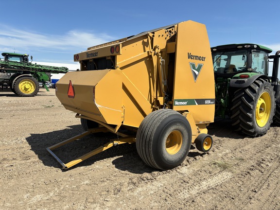 2015 Vermeer 605N Baler/Round