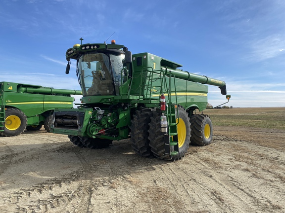 2019 John Deere S780 Combine