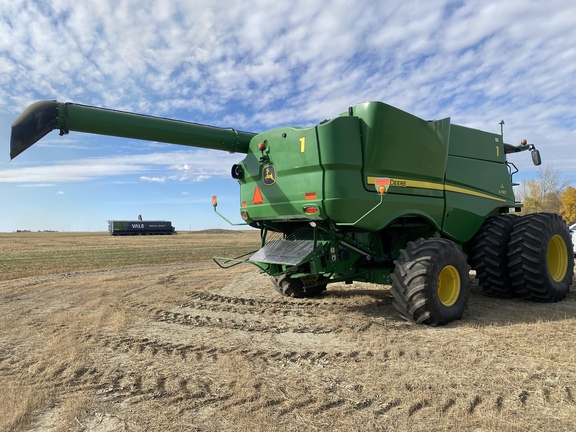 2019 John Deere S780 Combine