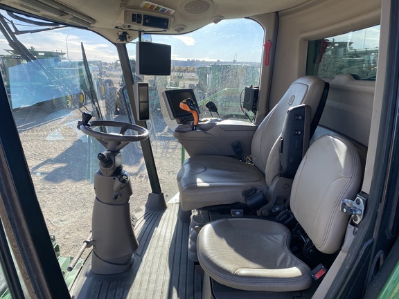 2019 John Deere S780 Combine