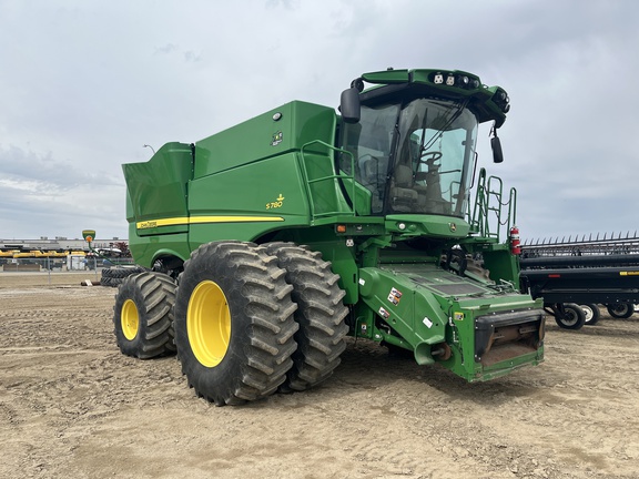 2022 John Deere S780 Combine