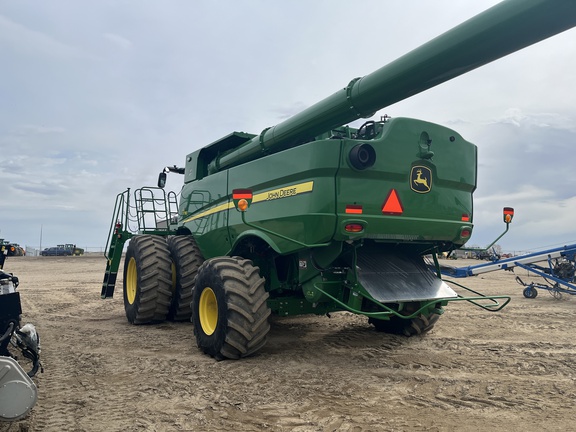 2022 John Deere S780 Combine