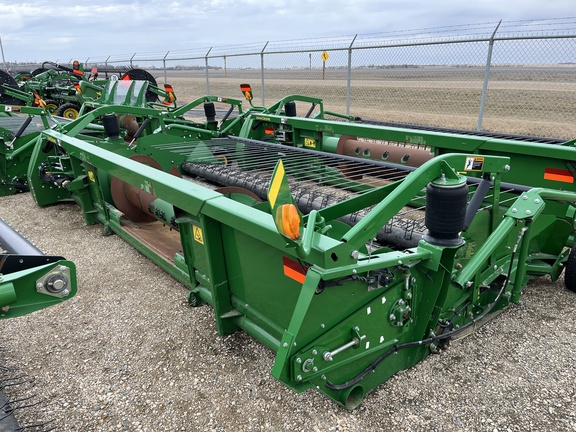 2015 John Deere 615P Header Combine