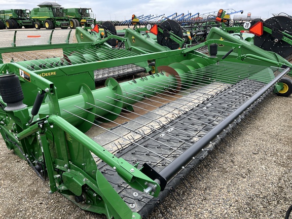 2019 John Deere 615P Header Combine