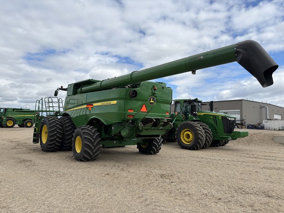2018 John Deere S790 Combine