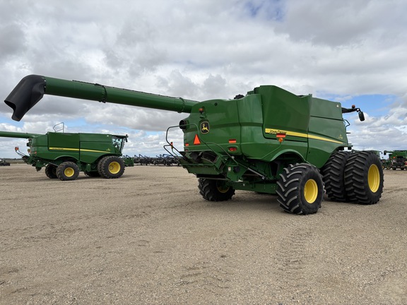 2018 John Deere S790 Combine
