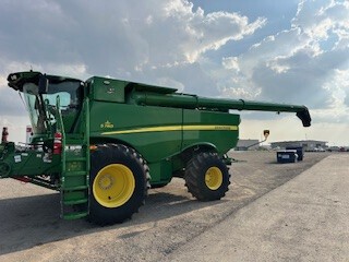 2022 John Deere S780 Combine