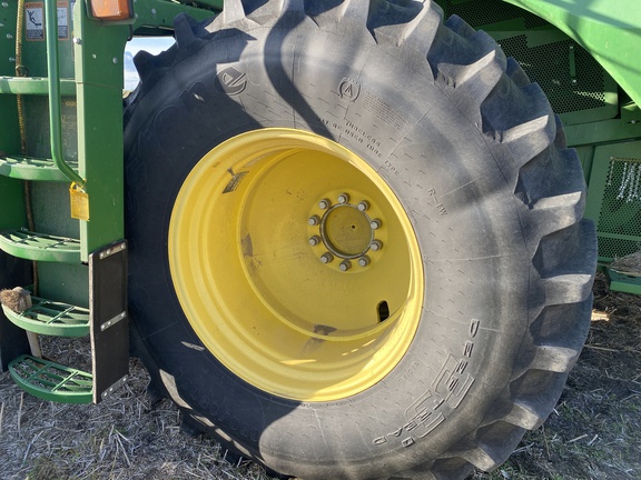 2015 John Deere S670 Combine