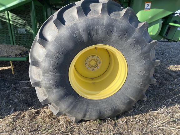 2015 John Deere S670 Combine