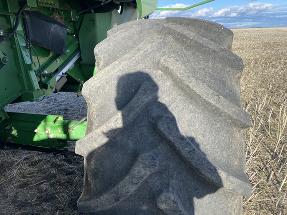 2015 John Deere S670 Combine