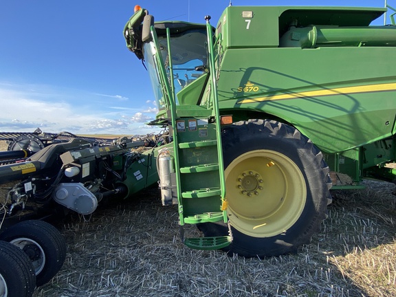2013 John Deere S670 Combine