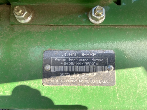 2013 John Deere S670 Combine