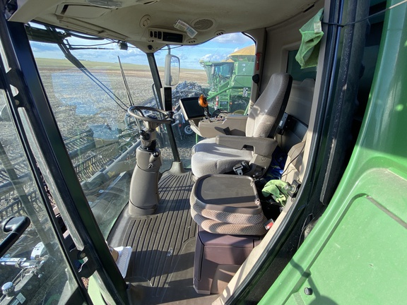2013 John Deere S670 Combine