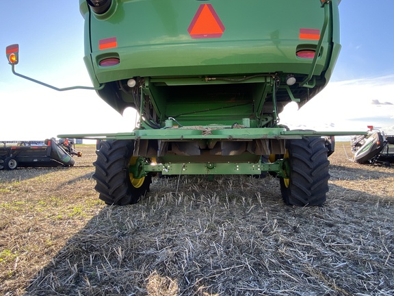 2013 John Deere S670 Combine