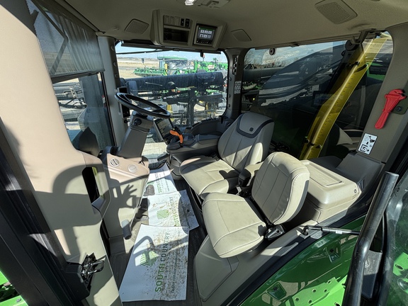 2023 John Deere 616R Sprayer/High Clearance