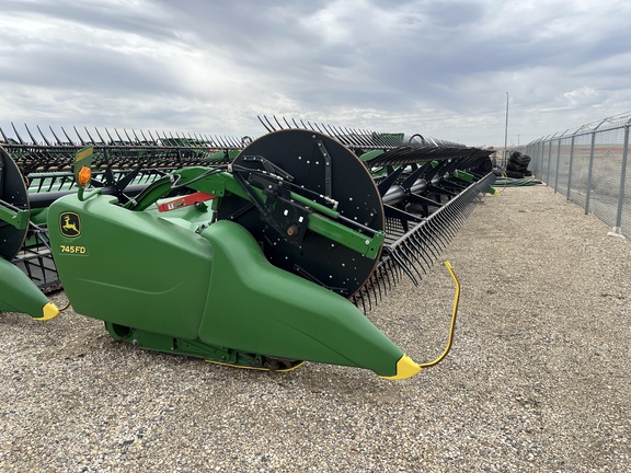 2020 John Deere 745FD Header Combine