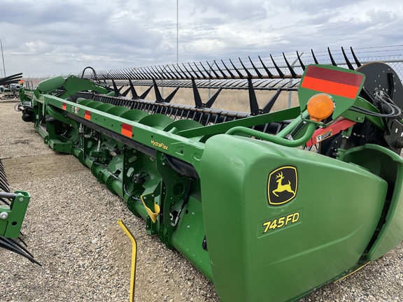 2020 John Deere 745FD Header Combine