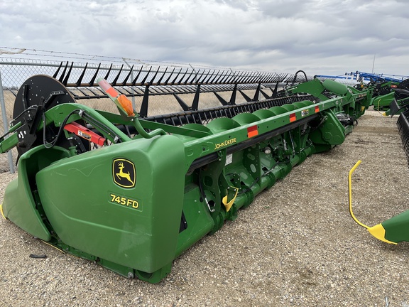 2020 John Deere 745FD Header Combine