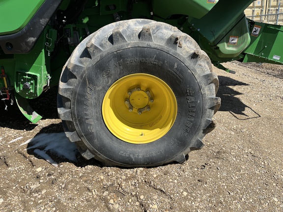 2024 John Deere X9 1000 Combine