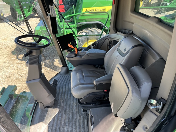 2024 John Deere X9 1000 Combine