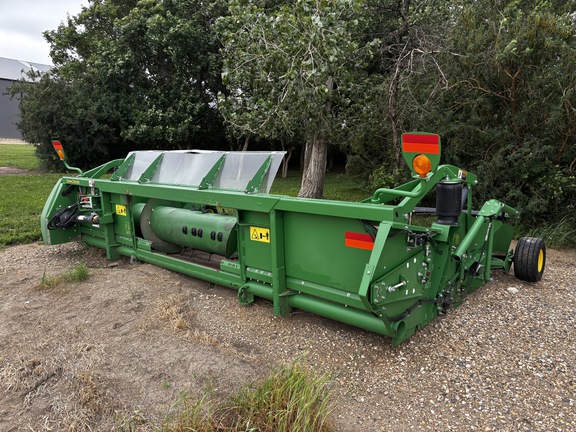 2016 John Deere 615P Header Combine