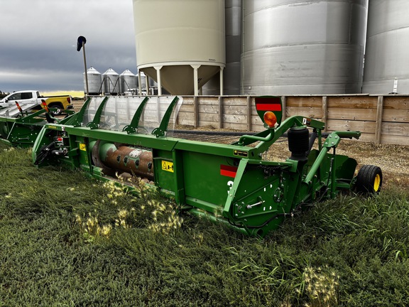 2014 John Deere 615P Header Combine