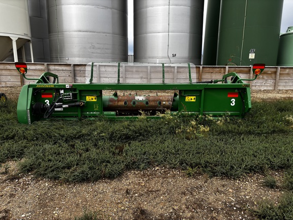 2014 John Deere 615P Header Combine