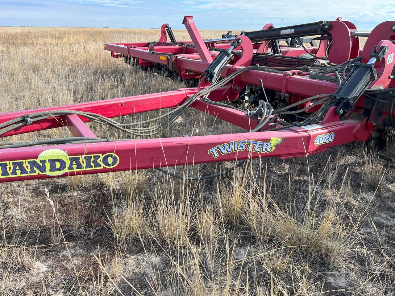 2014 Mandako Twister 4020 40' Vertical Tillage for sale in Weyburn, SK ...