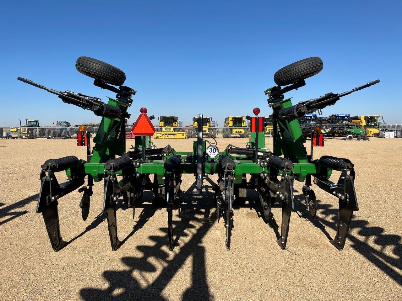 2024 Unverferth 122 ZONE BUILDER 8-Shank Folding Subsoiler