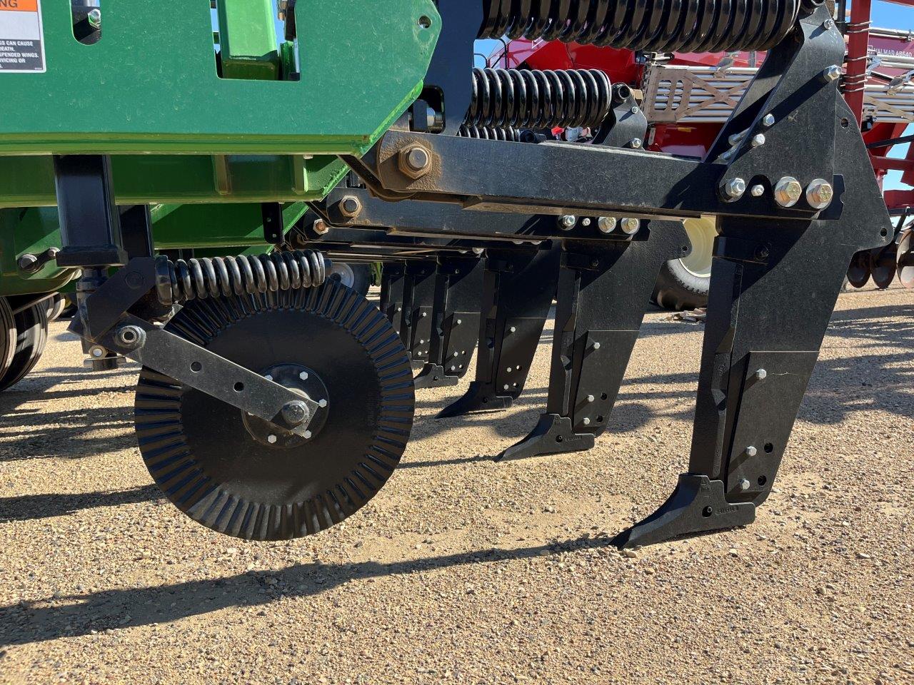 2024 Unverferth 122 ZONE BUILDER 8-Shank Folding Subsoiler