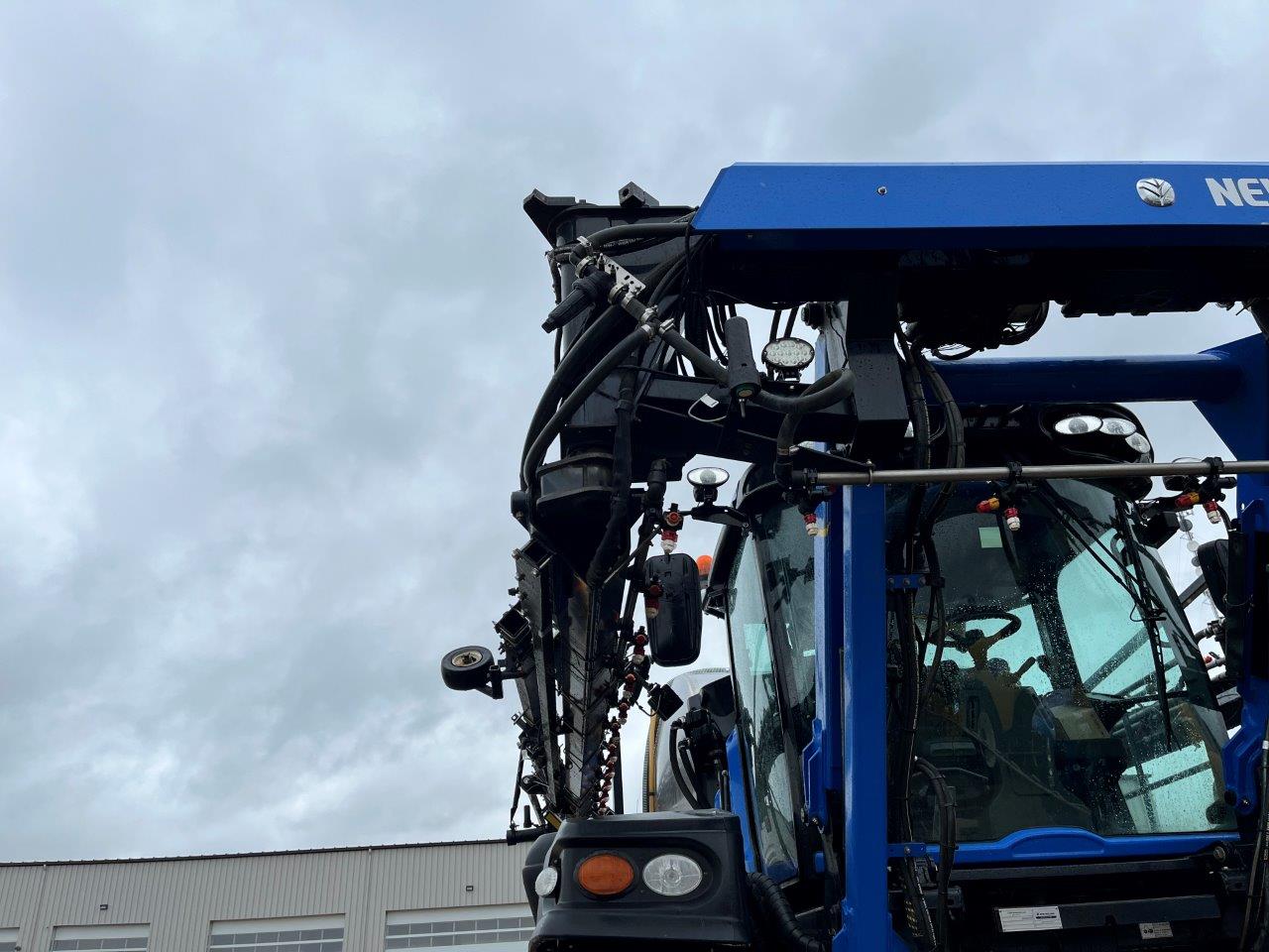 2014 New Holland SP.365F Sprayer/High Clearance