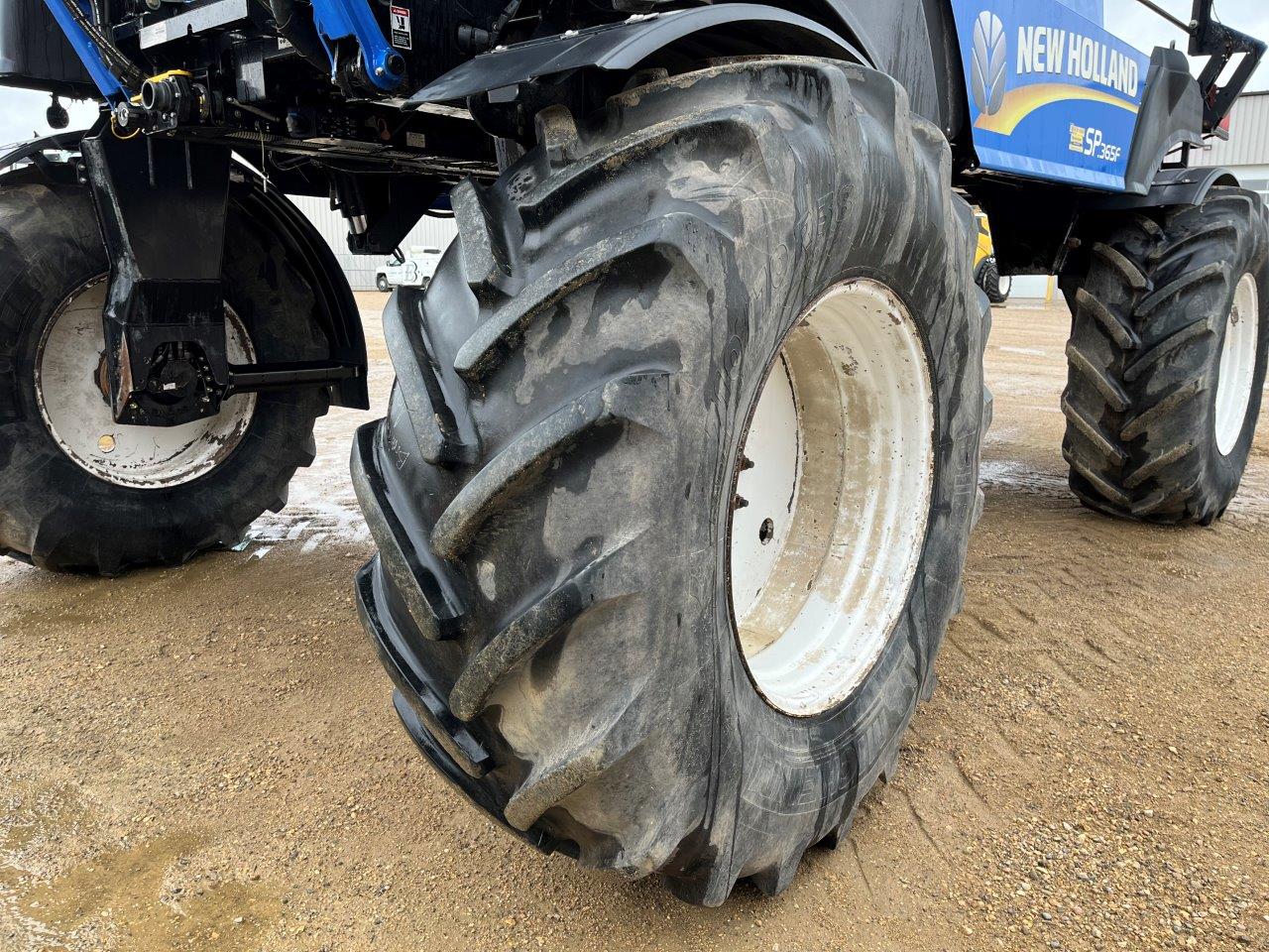 2014 New Holland SP.365F Sprayer/High Clearance