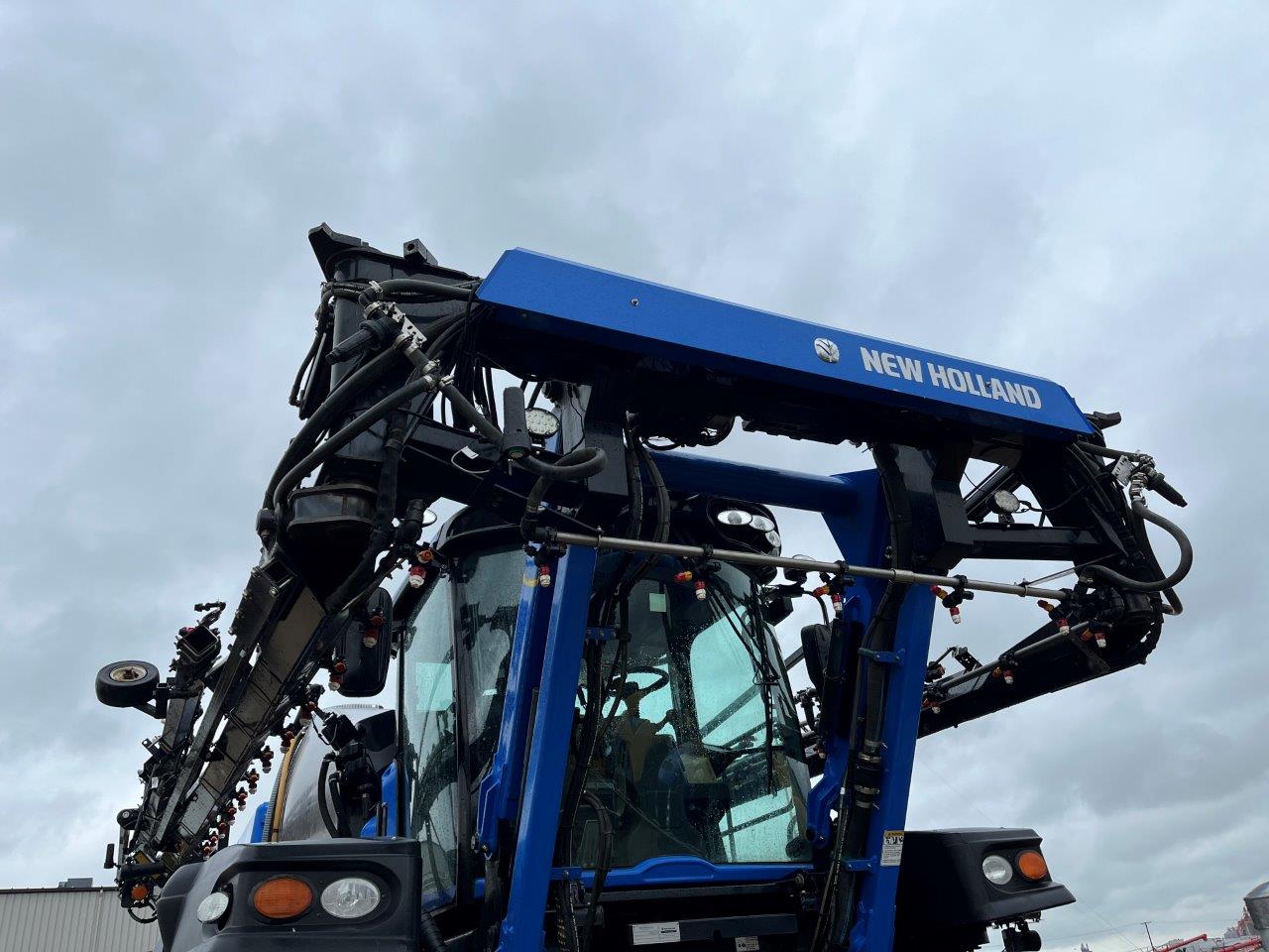 2014 New Holland SP.365F Sprayer/High Clearance