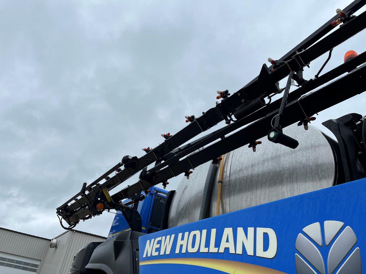 2014 New Holland SP.365F Sprayer/High Clearance