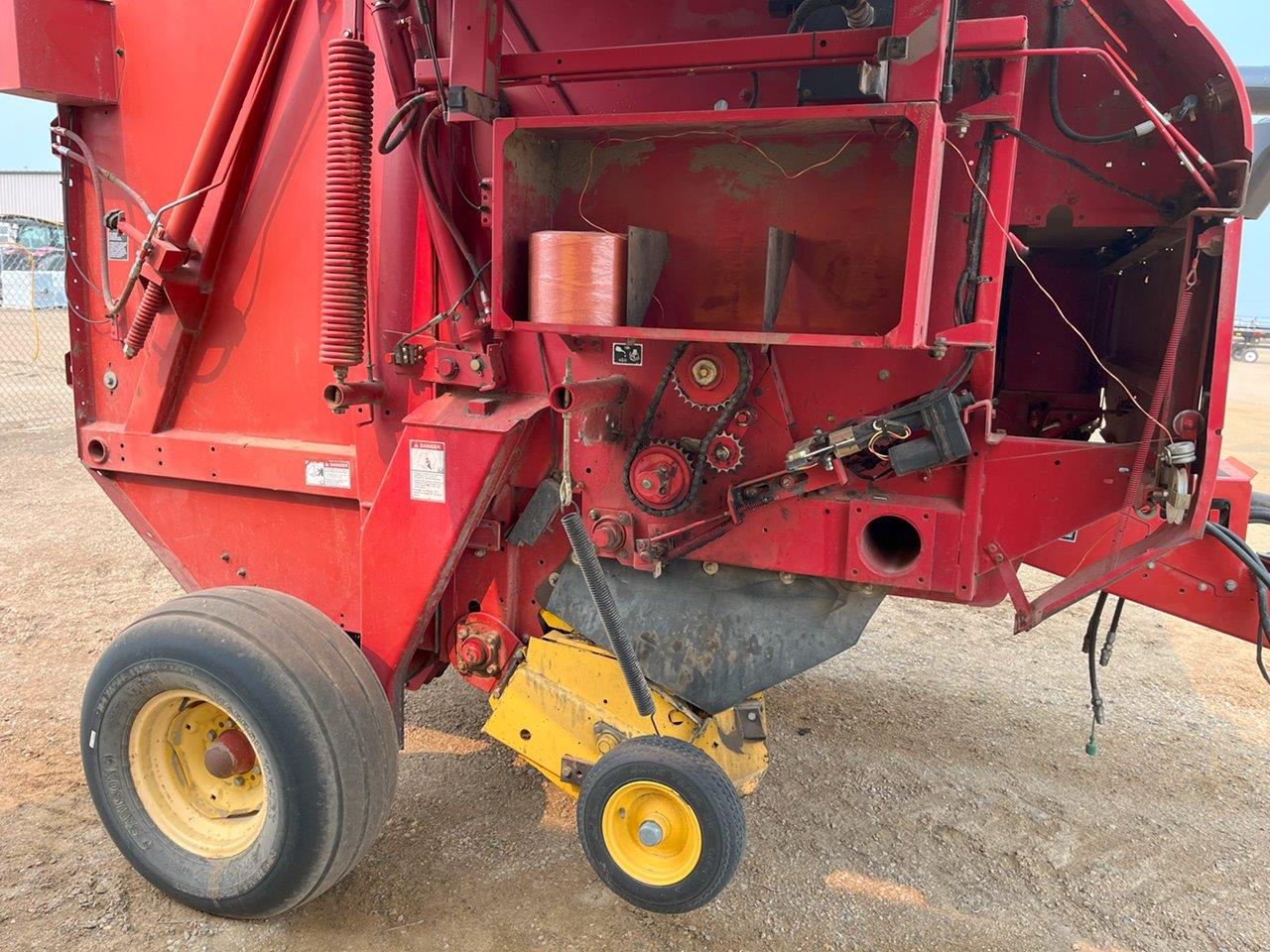 2004 New Holland BR780 Baler/Round