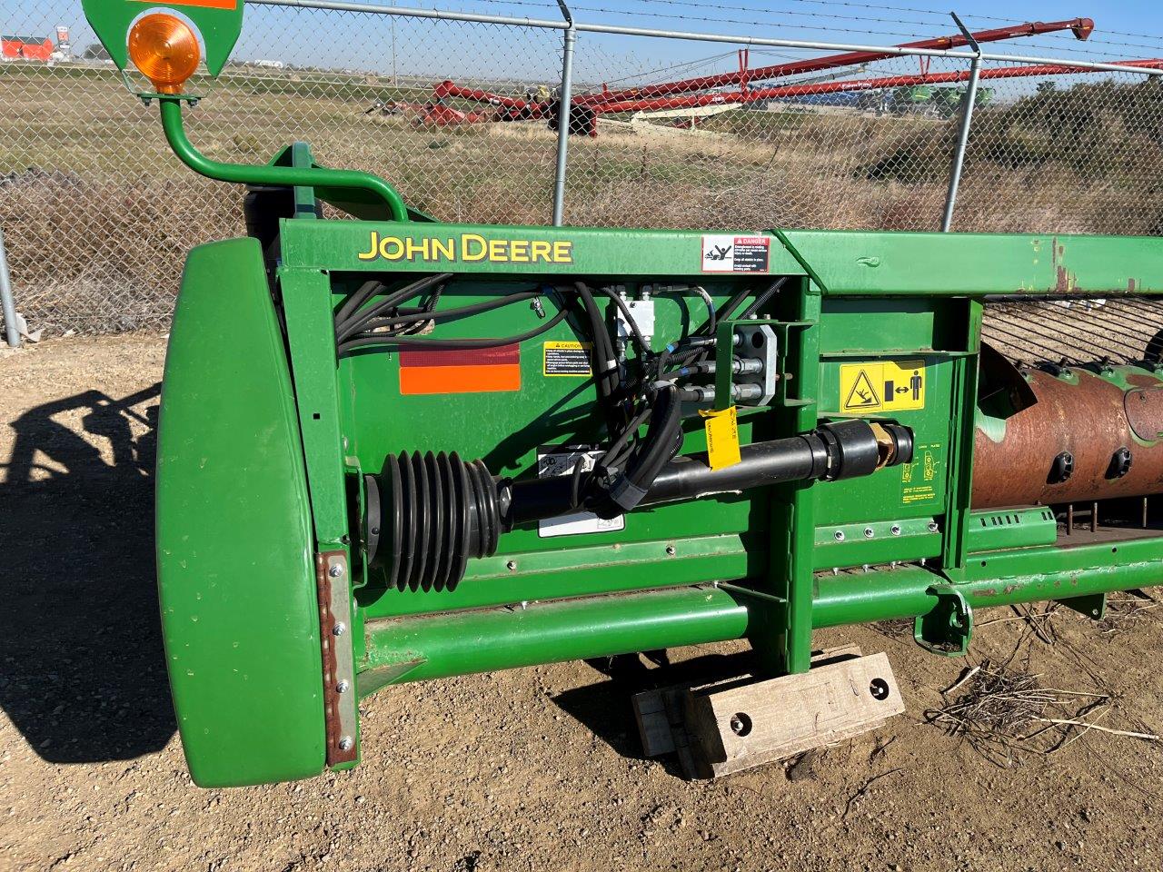 2010 John Deere 615P Header Combine