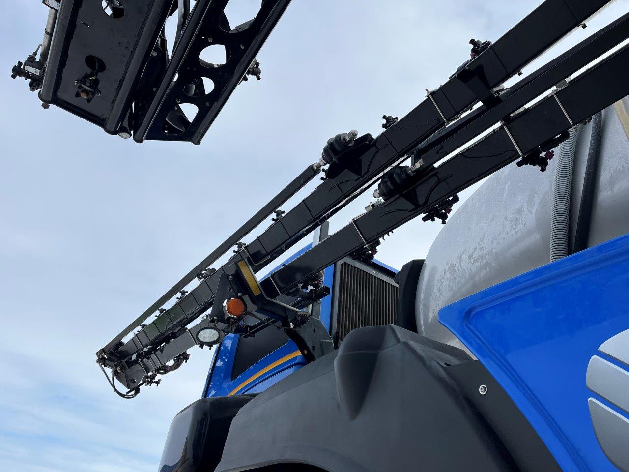 2020 New Holland SP.410F Sprayer/High Clearance